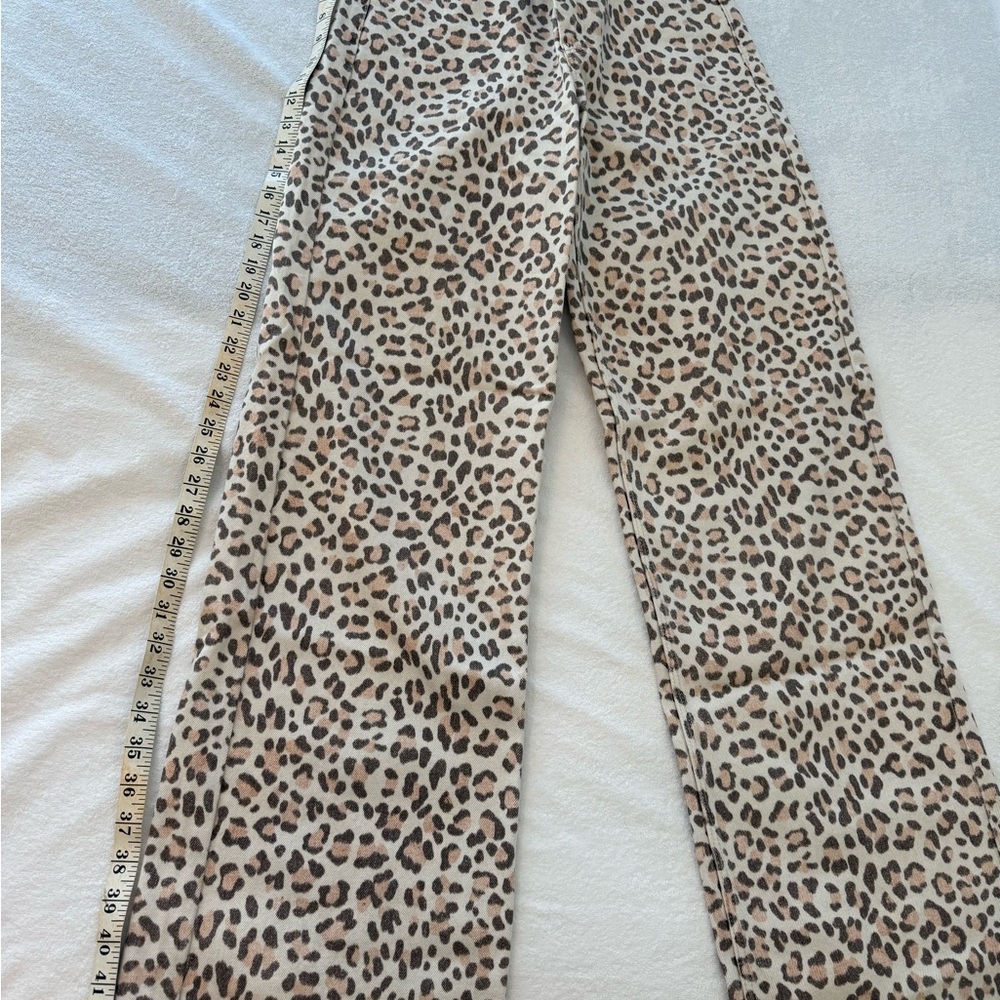 Sézane Wide Leg Trouser in Leopard Print Blonde - Picture 6 of 10